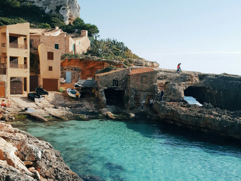 Descubre la arquitectura rústica de Mallorca en noviembre: Un viaje a través del tiempo y la tradición